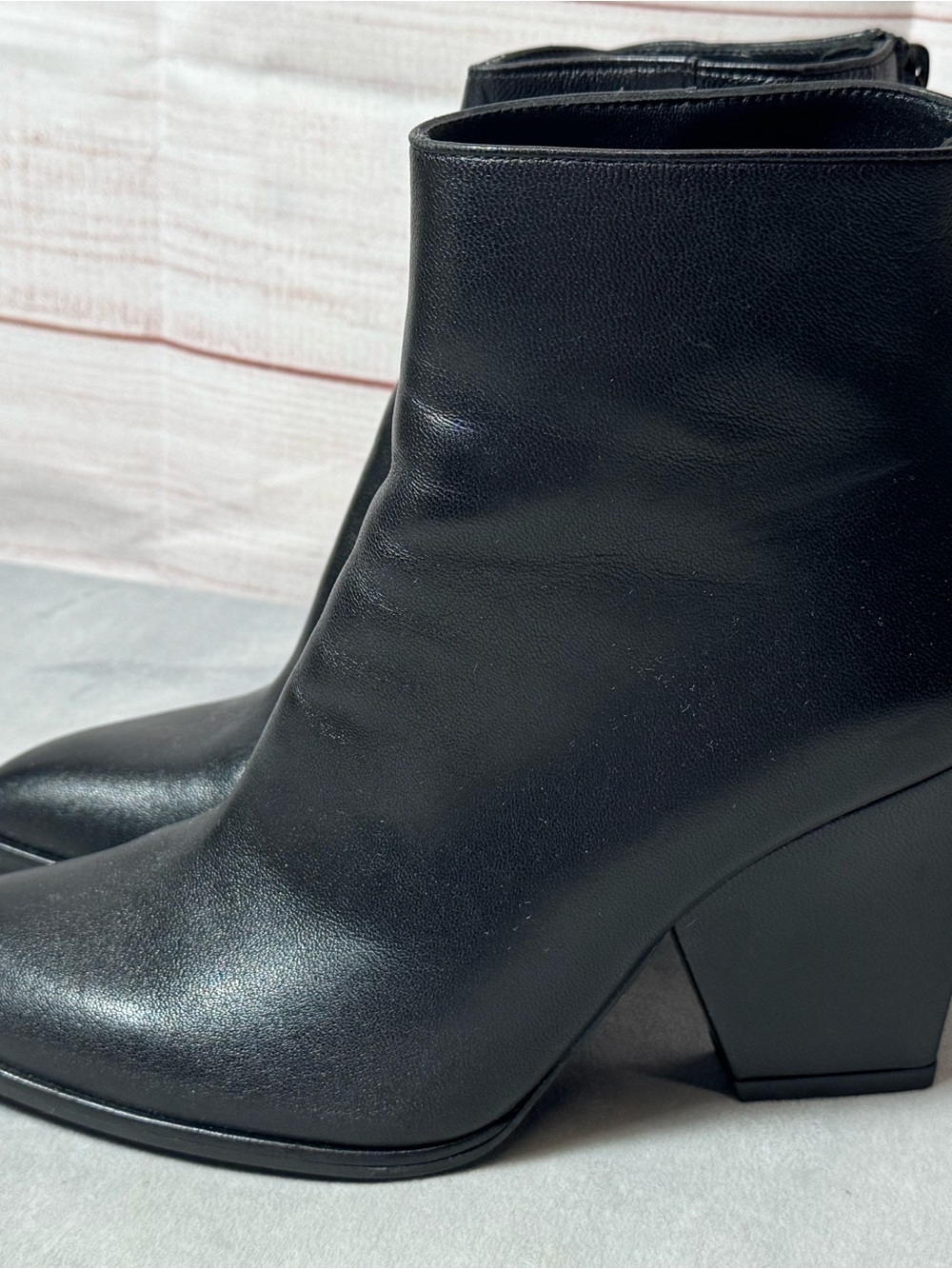 Stuart Weitzman Bedford Ankle Bootie Black Leather Size 8.5 M MSRP $535